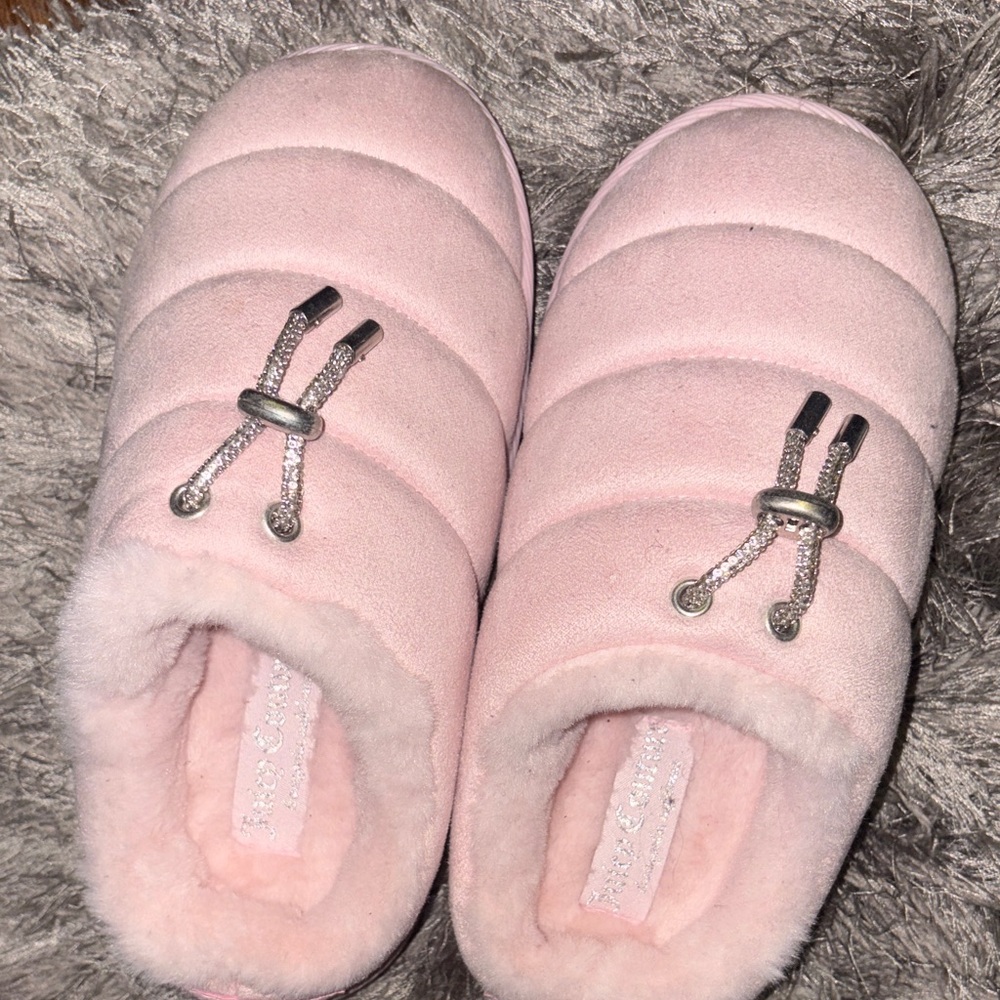 Juicy Couture pink Moccasins with pink Trim